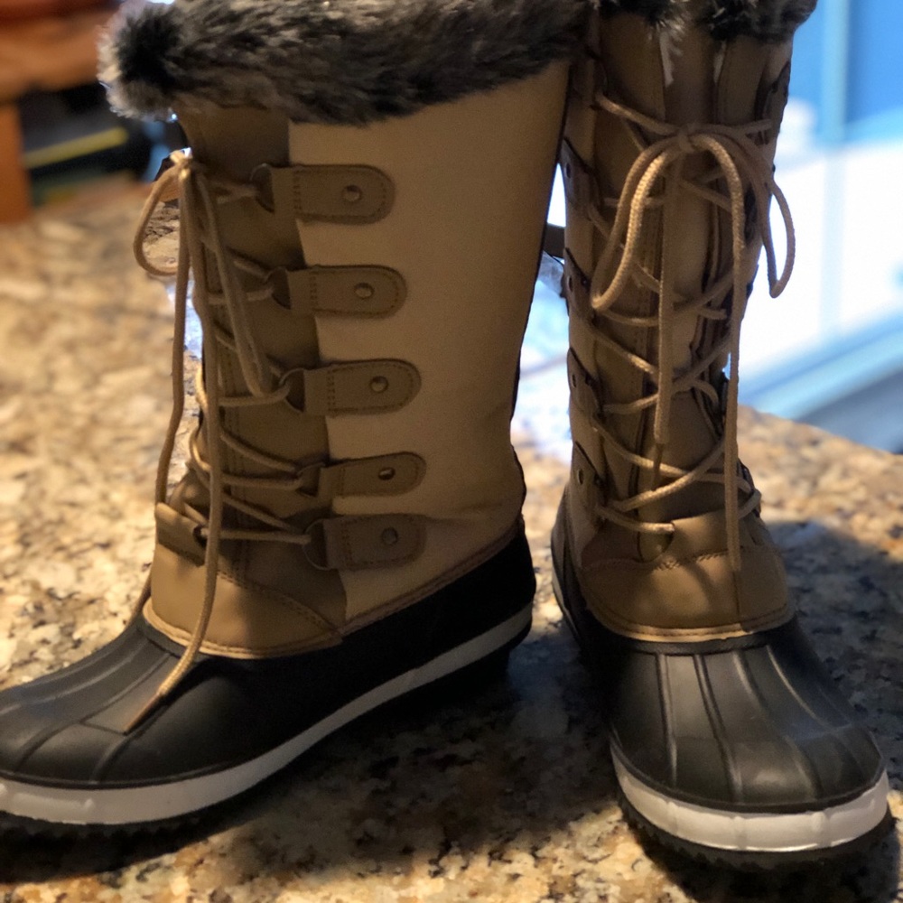 Two toned Sand Stone fur lined boots with lace up.